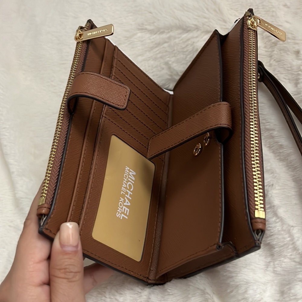 LG double zip wristlet - Picture 4 of 4